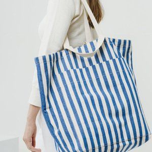 BAGGU Giant Pocket Tote in Summer Stripe (super fun blue & white)